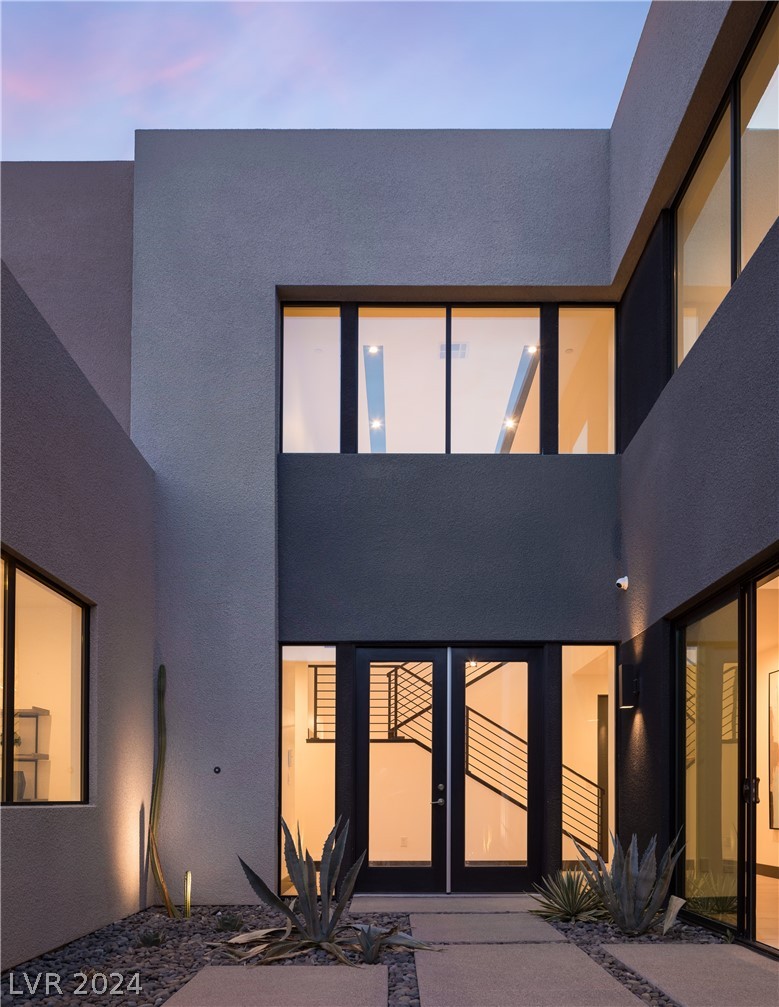 16 Canyon Shores Place