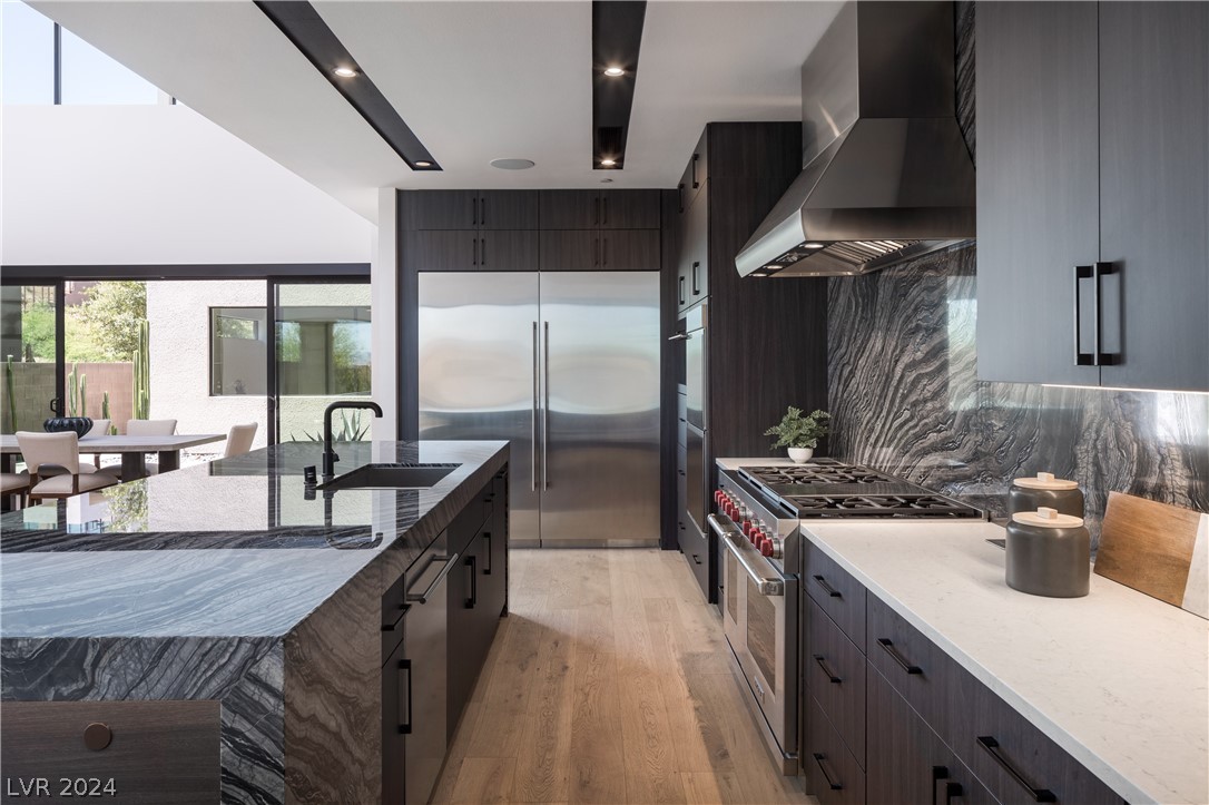 16 Canyon Shores Place