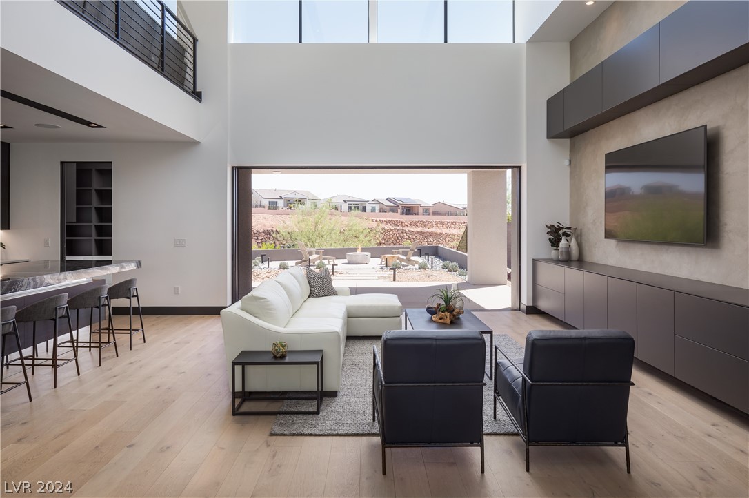 16 Canyon Shores Place