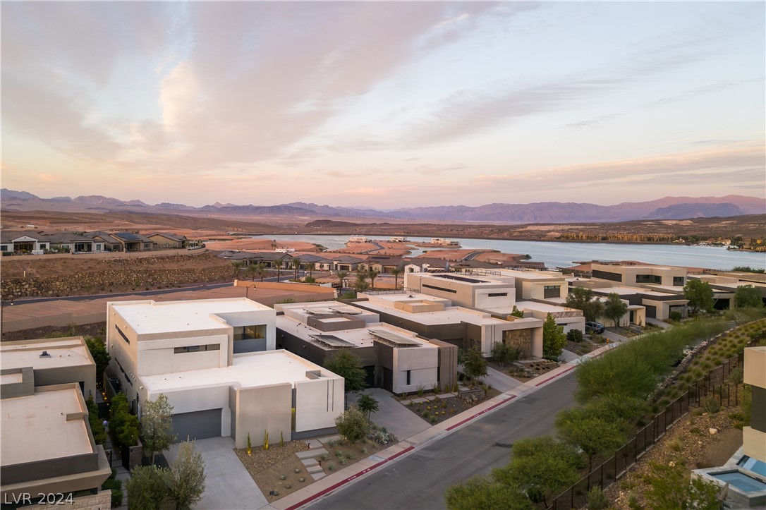 16 Canyon Shores Place