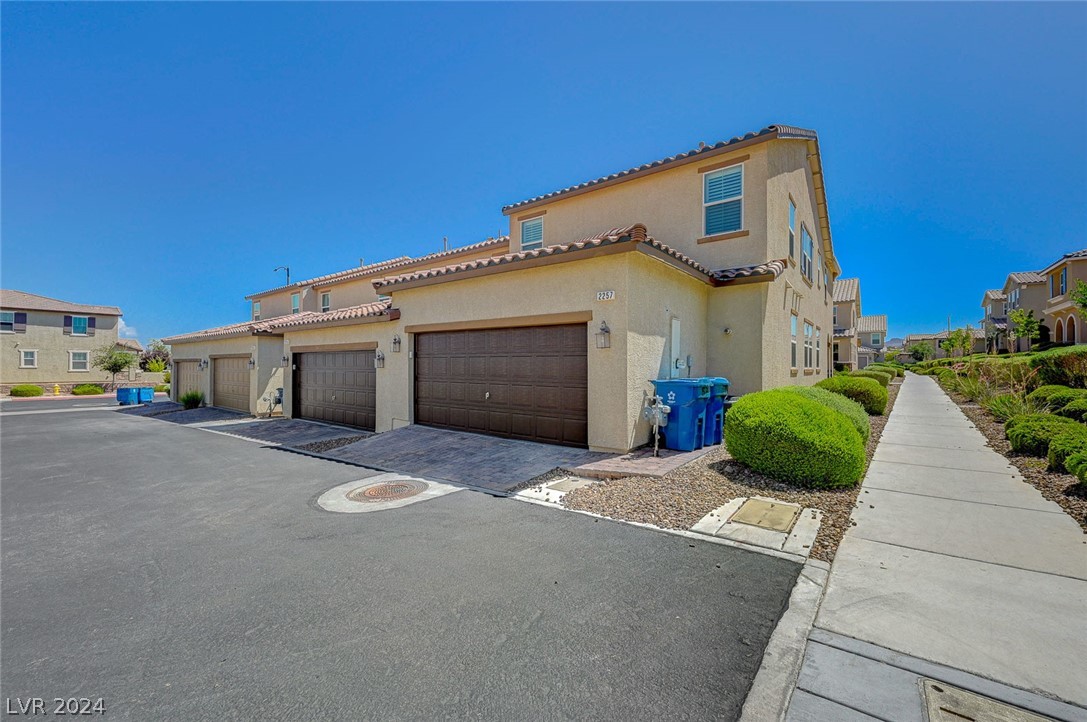 2257 Perugia Point Walk