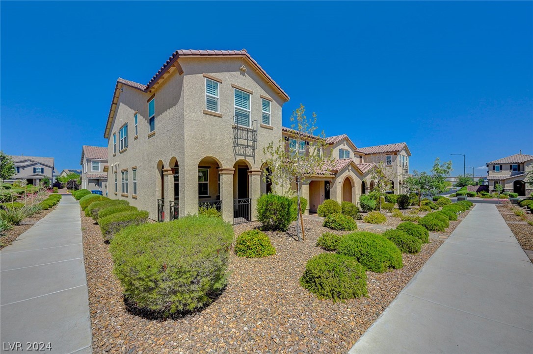 2257 Perugia Point Walk