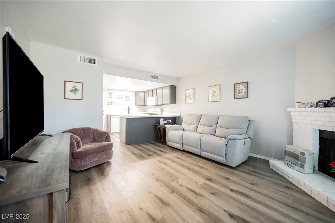 595 Sellers Place
