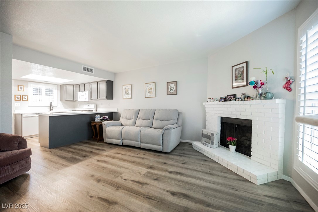 595 Sellers Place