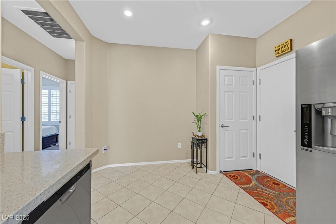 2526 Crater Rock Street