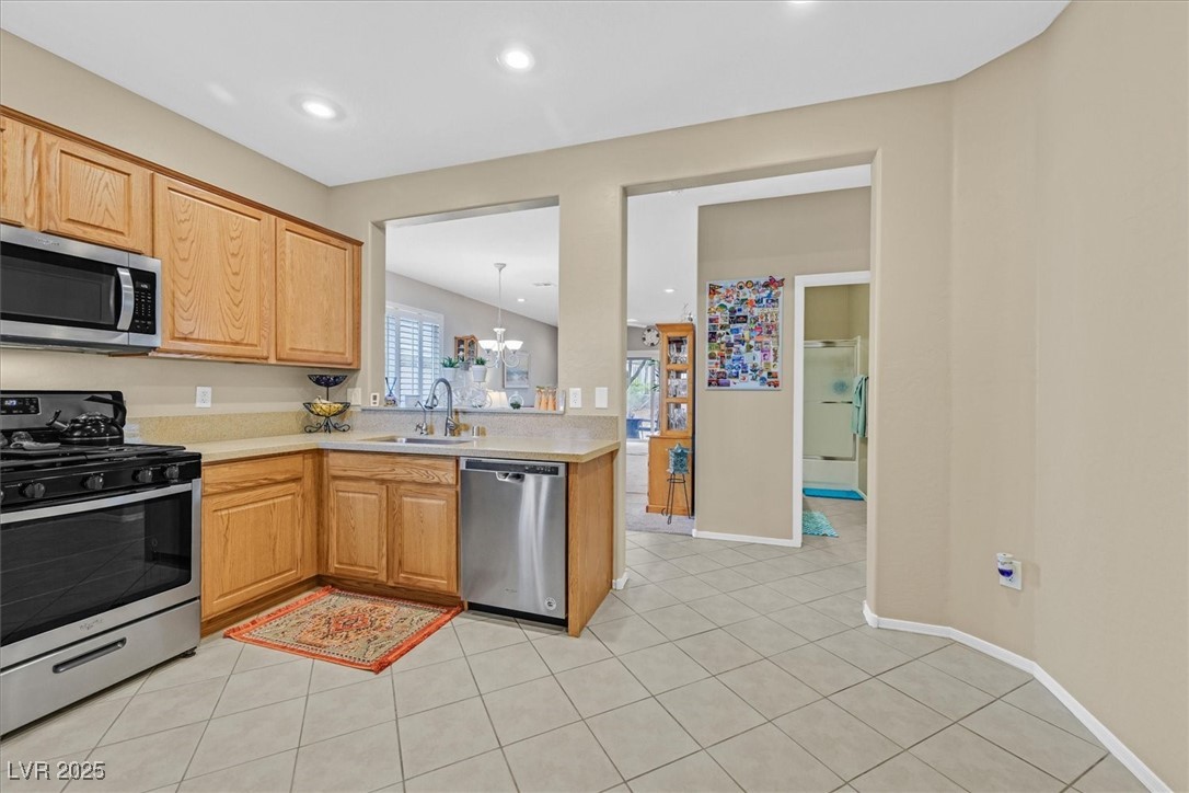 2526 Crater Rock Street