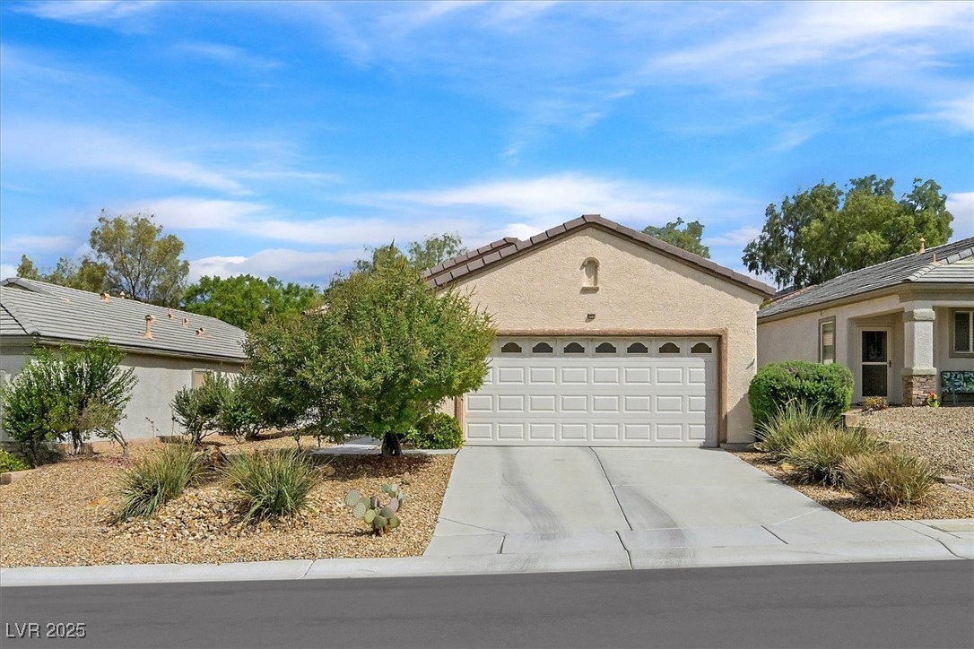 2526 Crater Rock Street