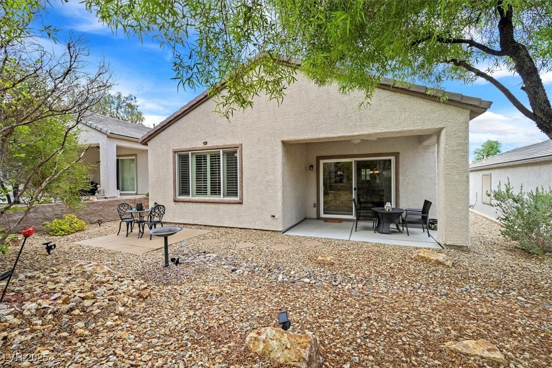 2526 Crater Rock Street