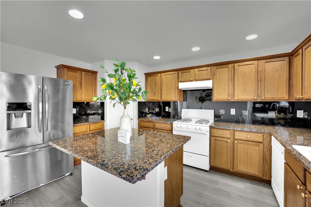 6466 Fulton Meadows Avenue