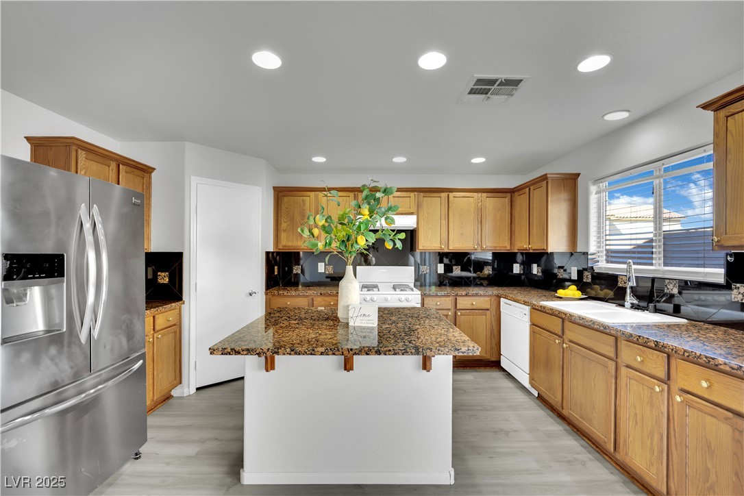 6466 Fulton Meadows Avenue