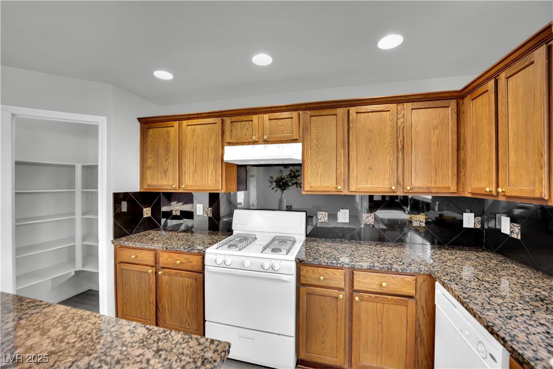 6466 Fulton Meadows Avenue