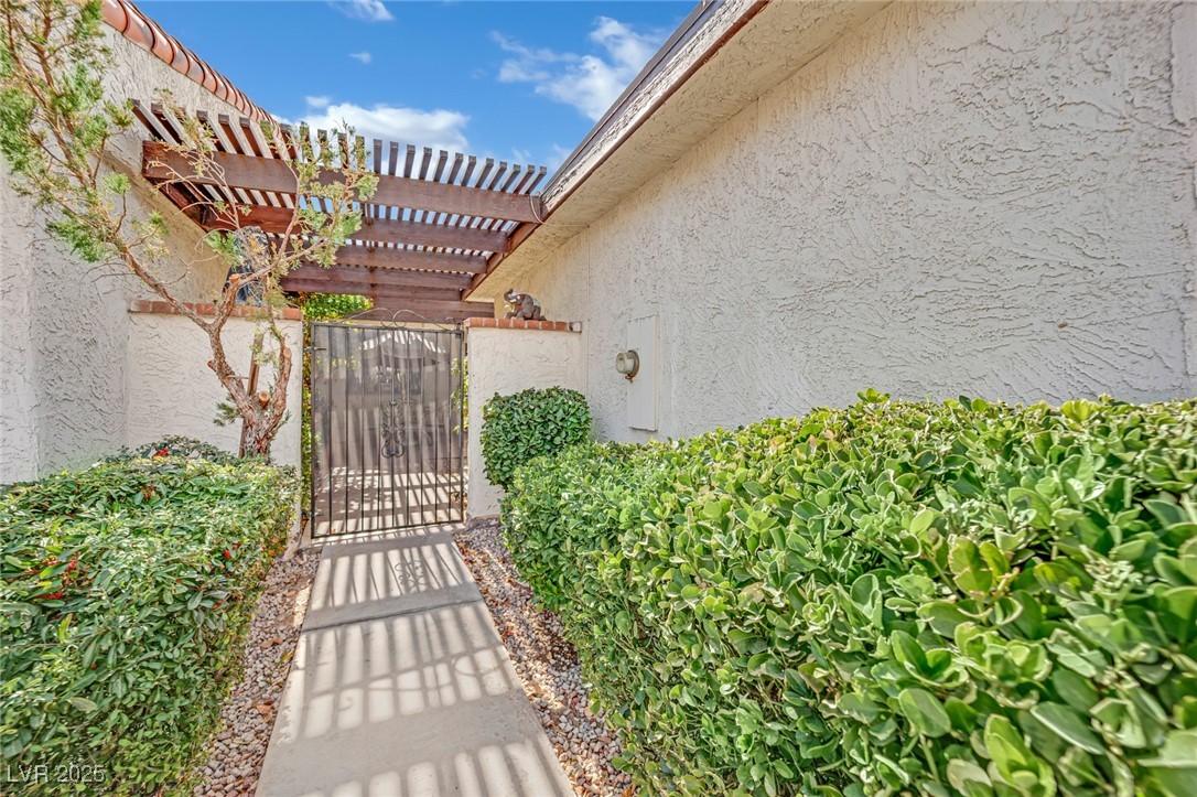 2541 La Cara Avenue