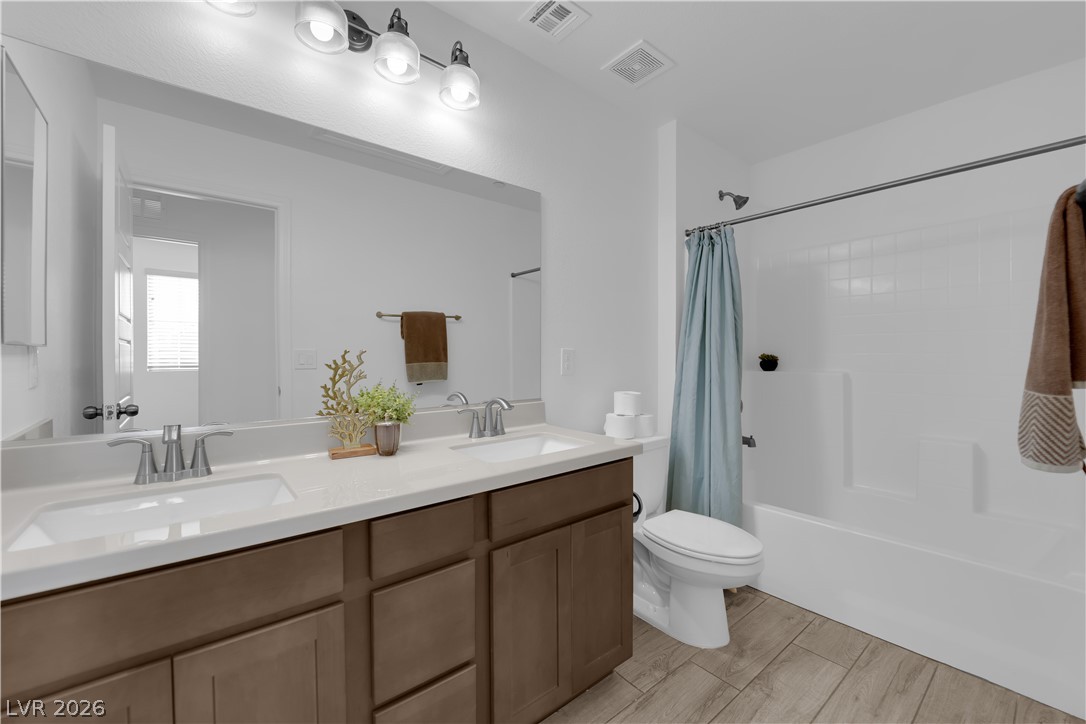 545 Sunny Pointe Street