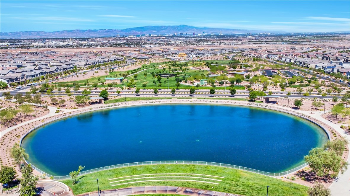 545 Sunny Pointe Street