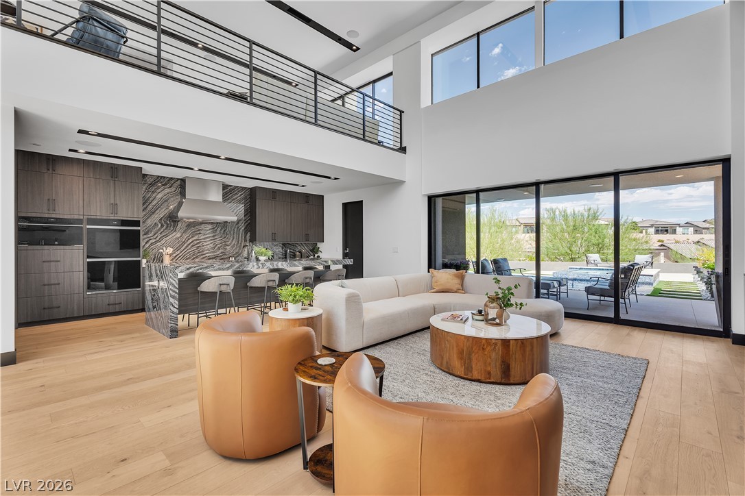 16 Canyon Shores Place