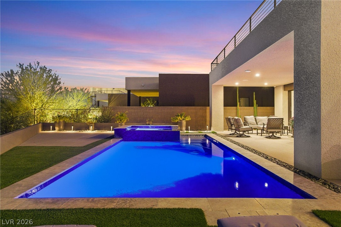 16 Canyon Shores Place