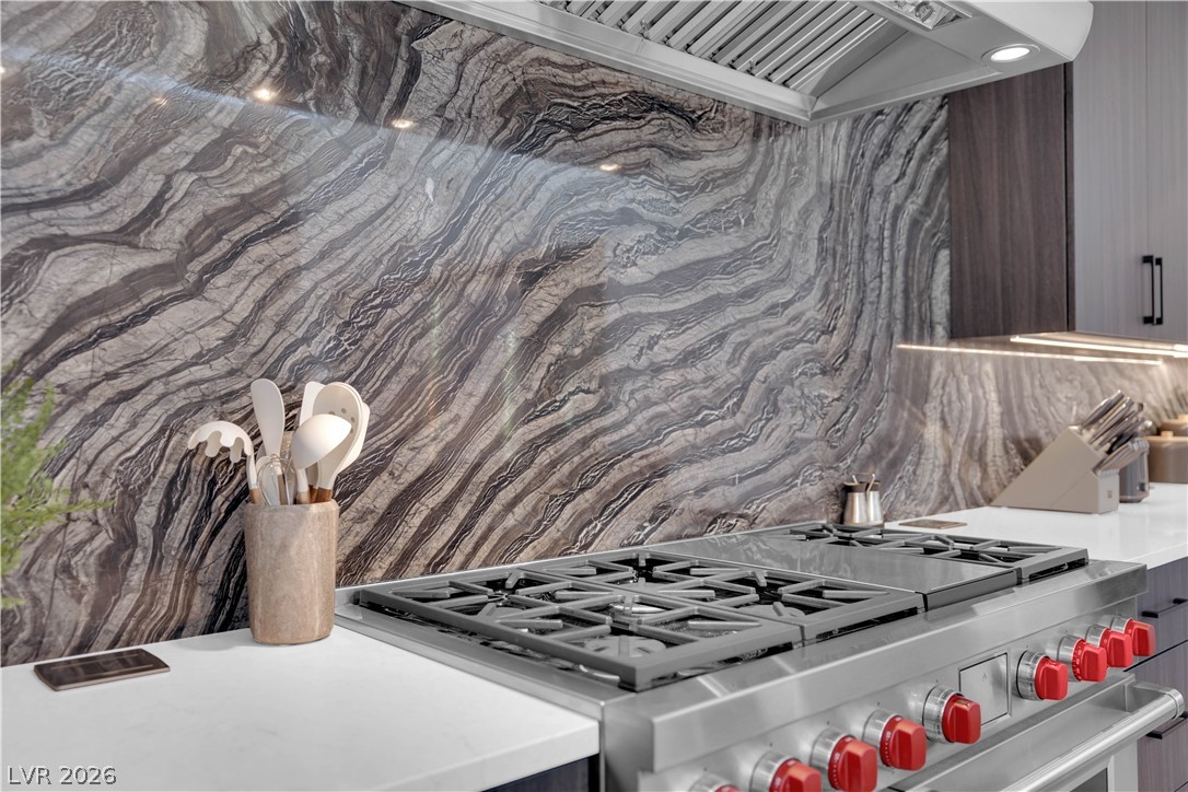 16 Canyon Shores Place