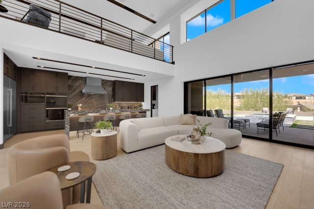 16 Canyon Shores Place