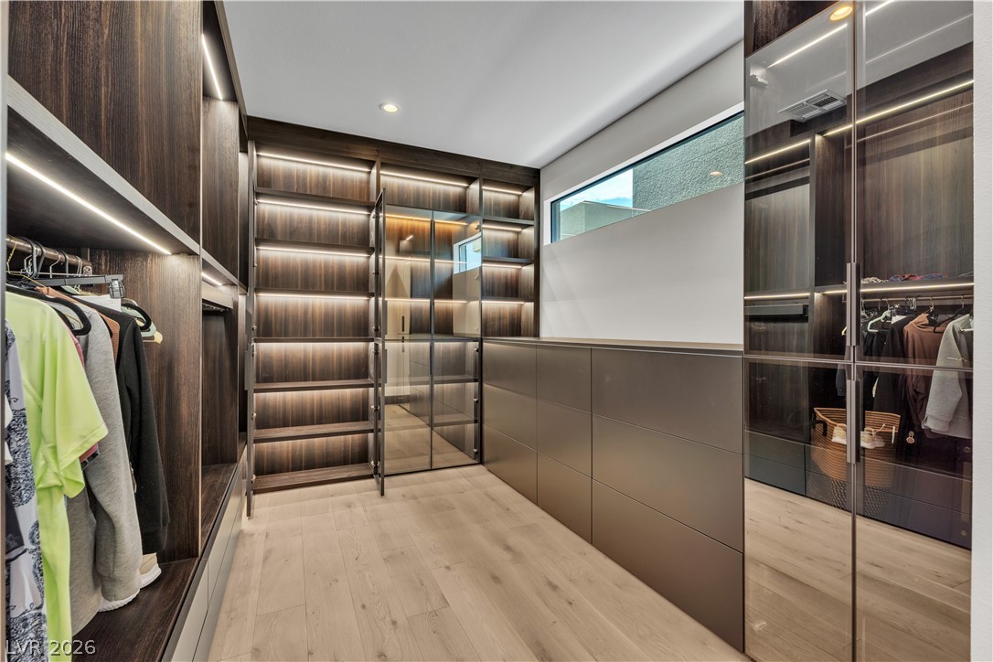 16 Canyon Shores Place