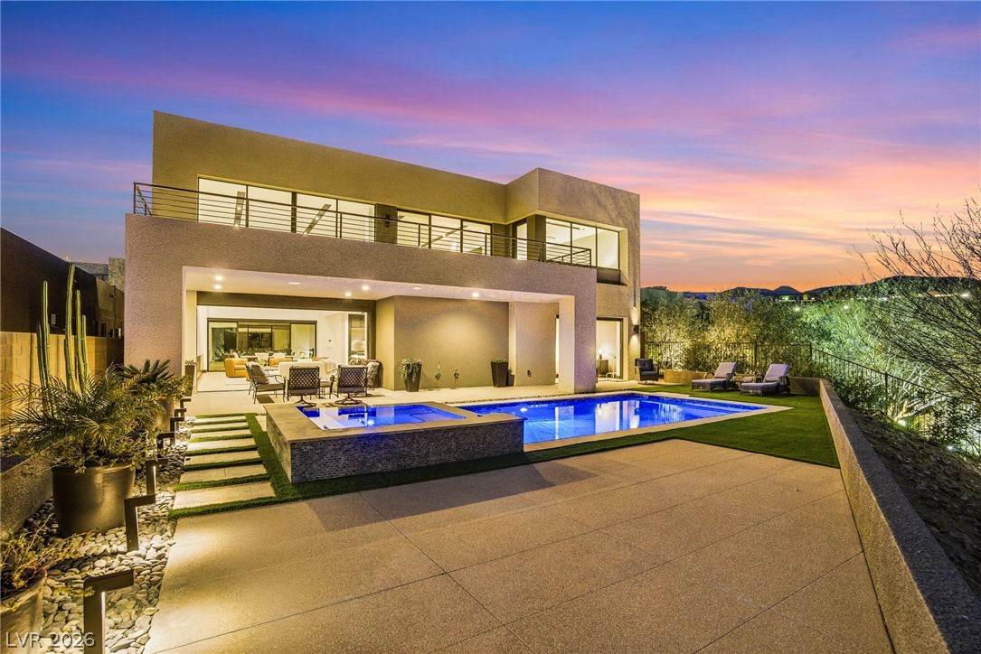 16 Canyon Shores Place