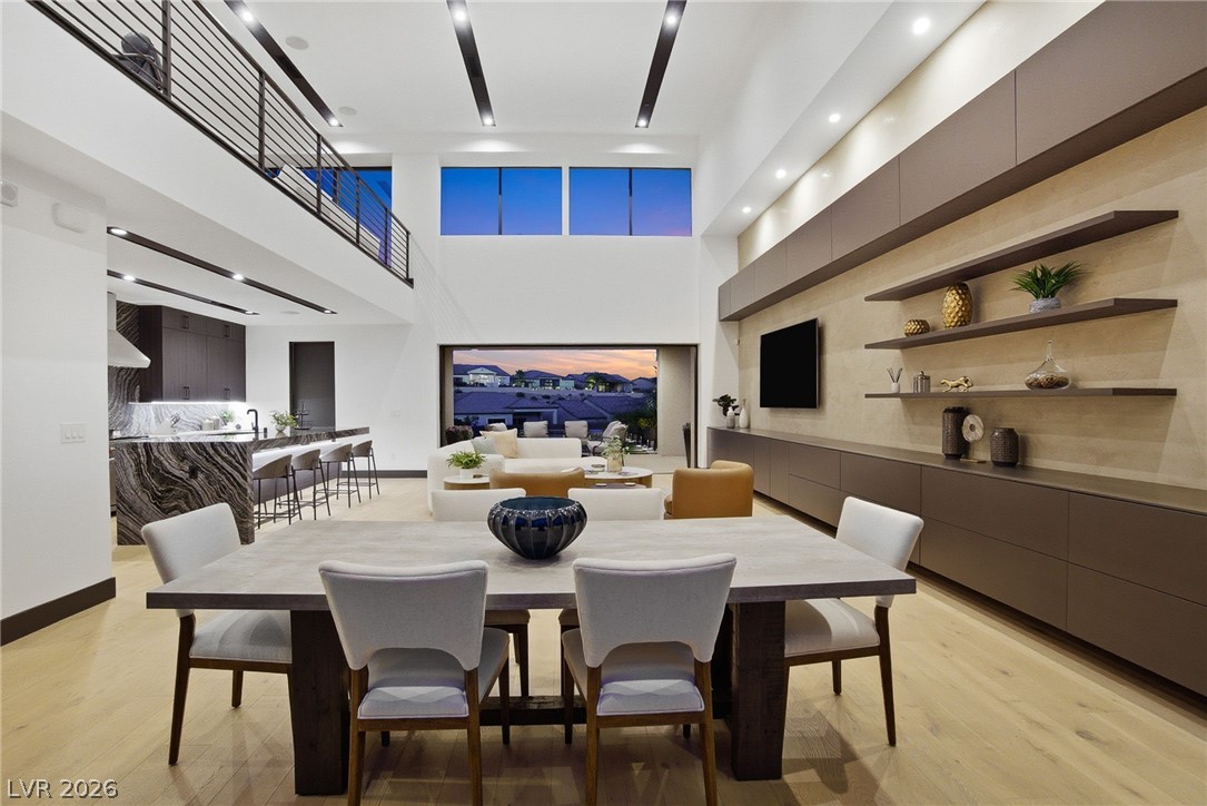 16 Canyon Shores Place