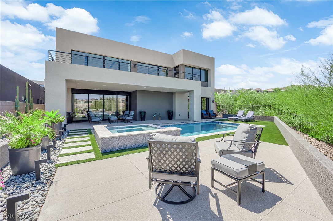 16 Canyon Shores Place