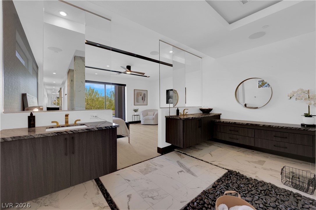 16 Canyon Shores Place