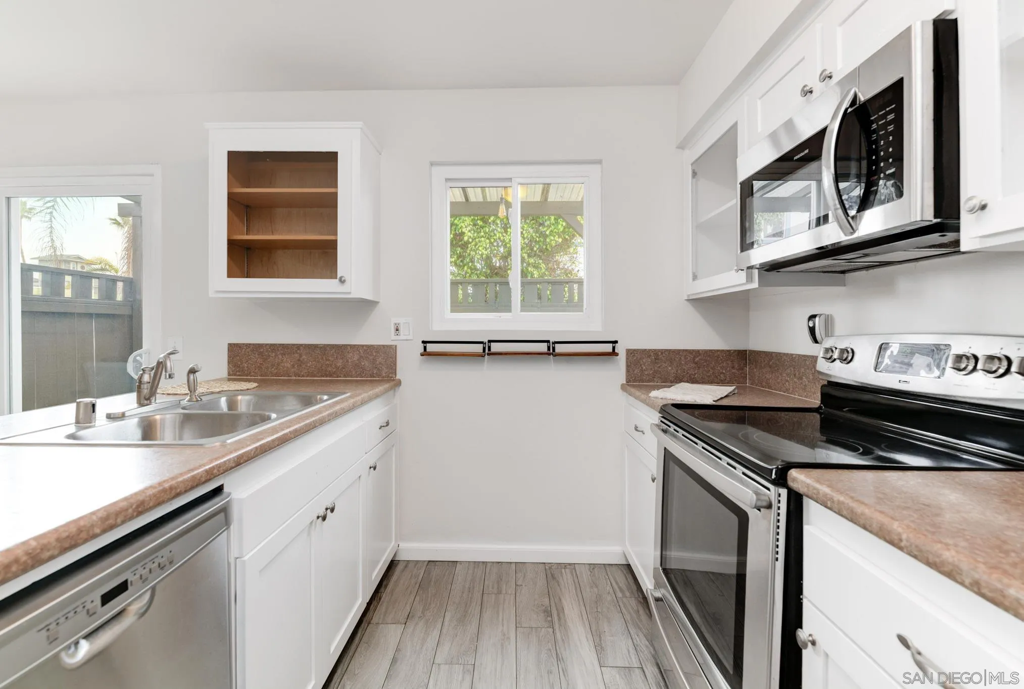 685 Seacoast Dr