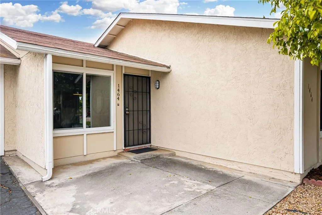 1464 Peacock Boulevard