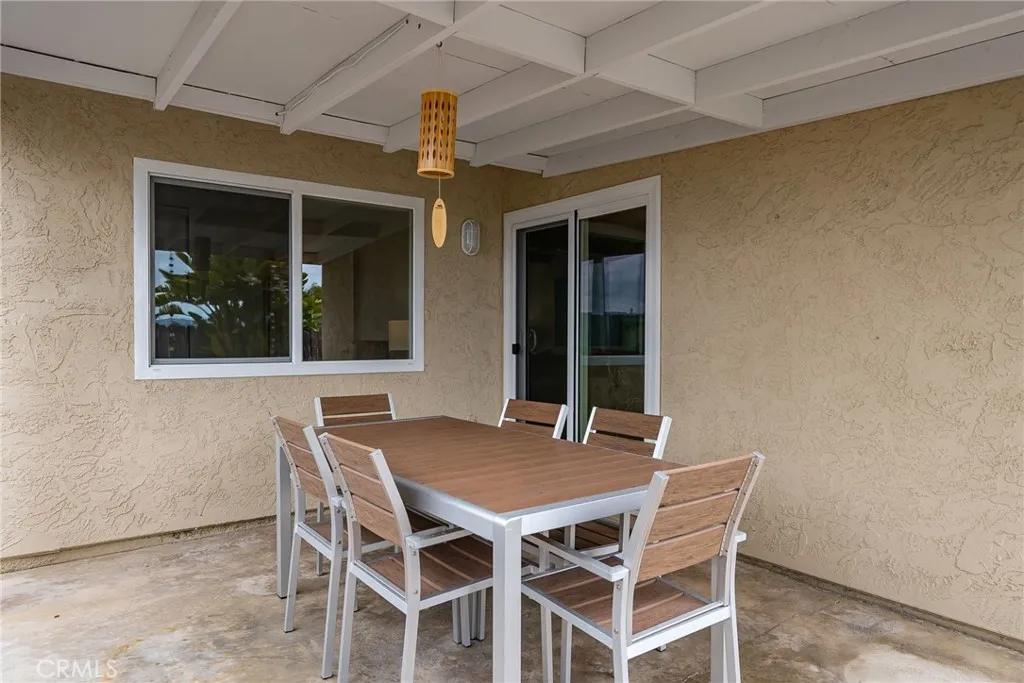 1464 Peacock Boulevard