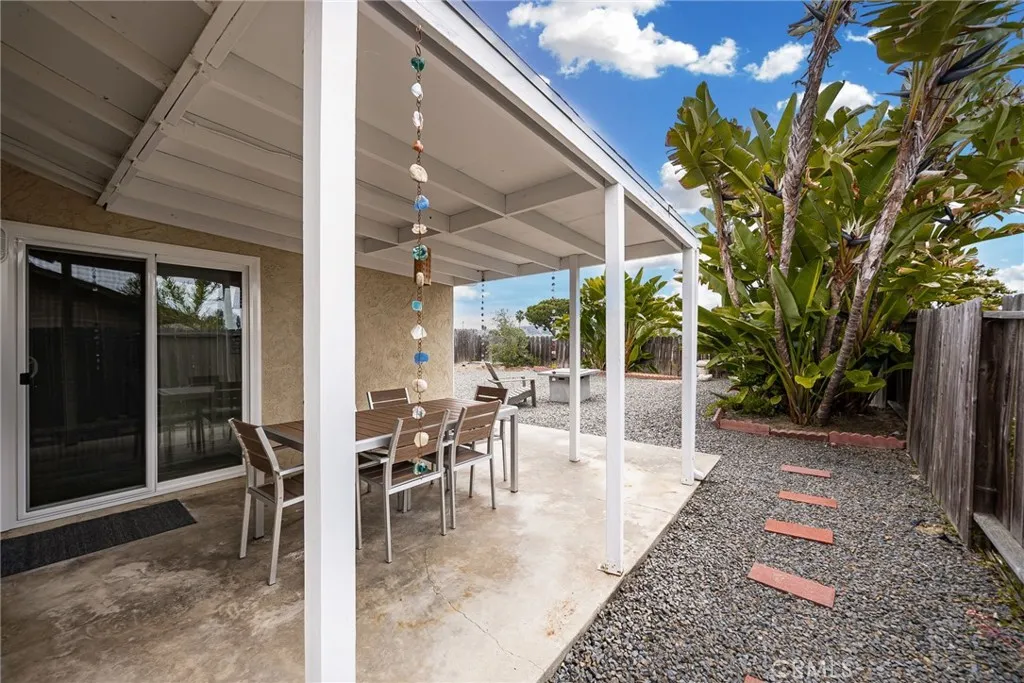 1464 Peacock Boulevard