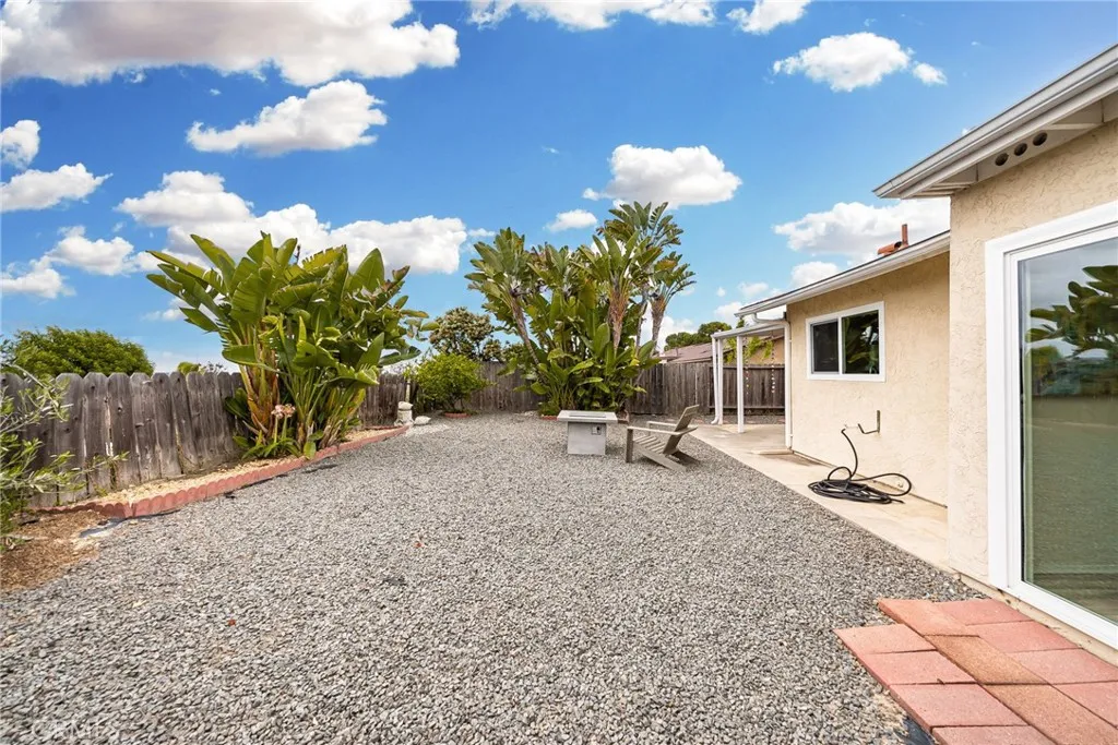 1464 Peacock Boulevard