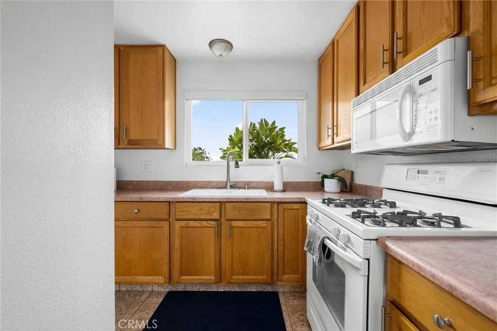 1464 Peacock Boulevard