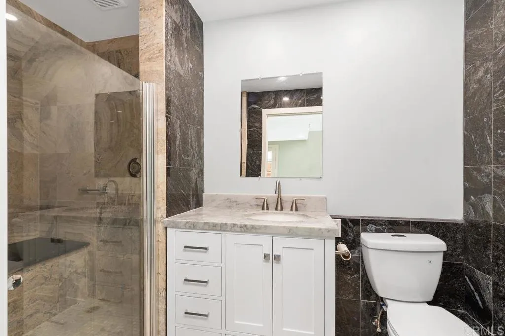 1360 Seacoast Drive Unit B