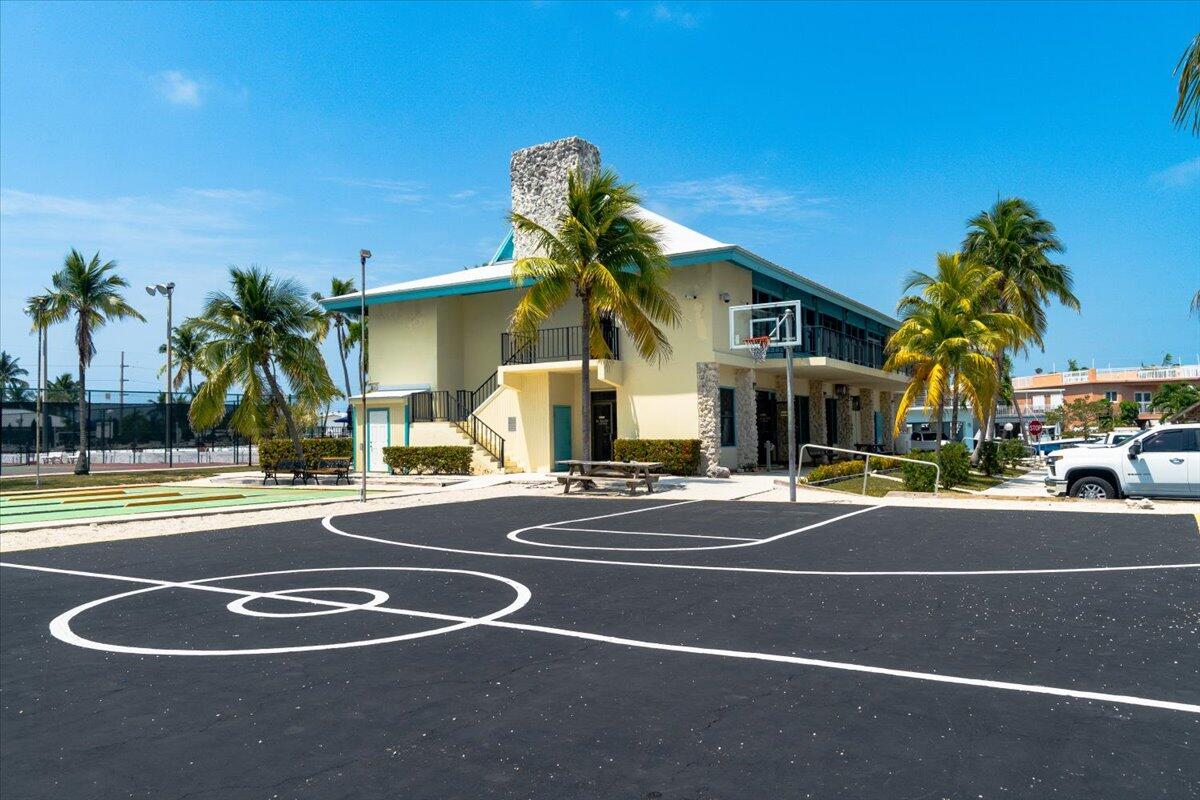 65821 Overseas Highway Unit: 417