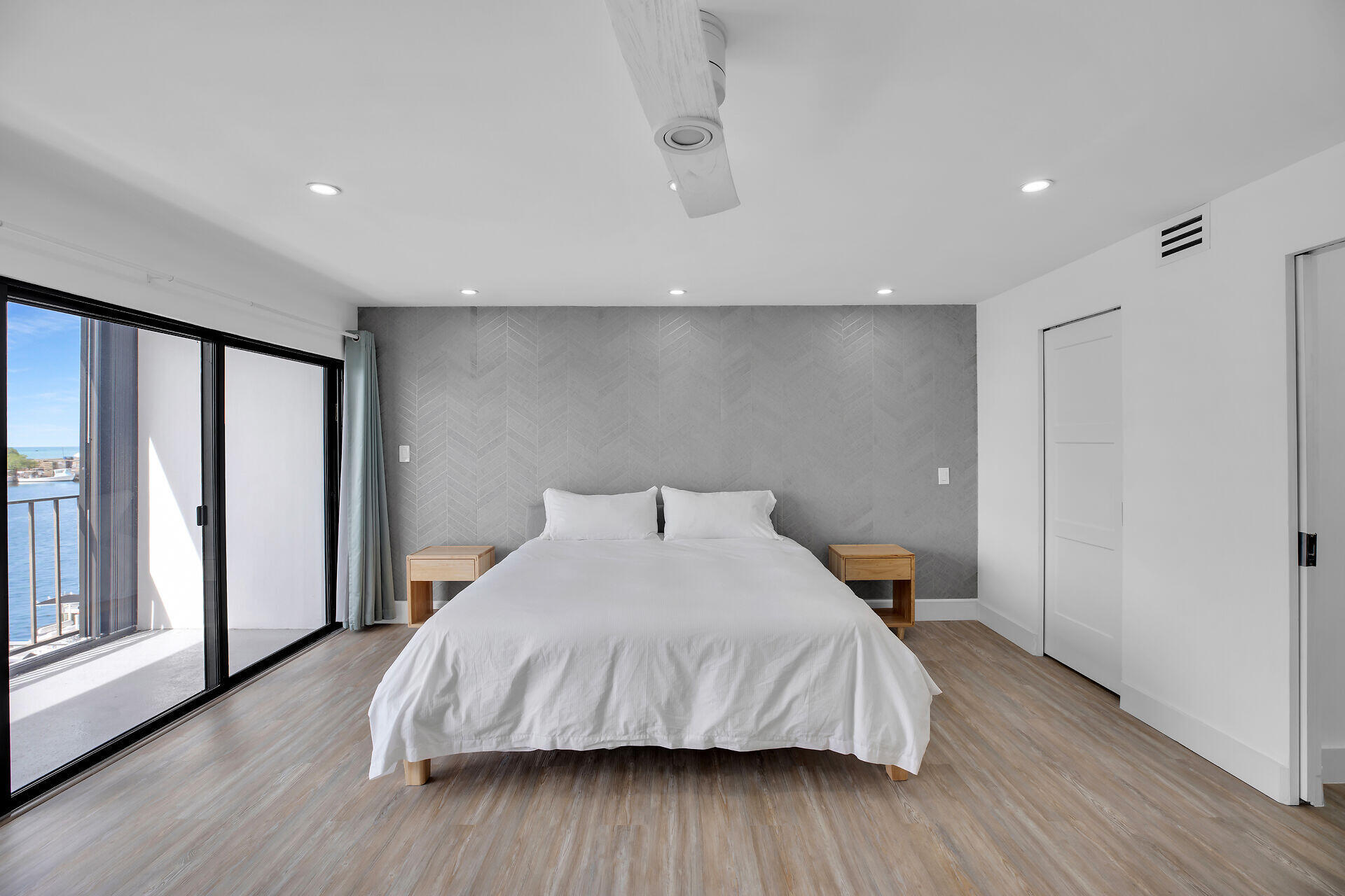 300 El Capitan Drive Unit: 2