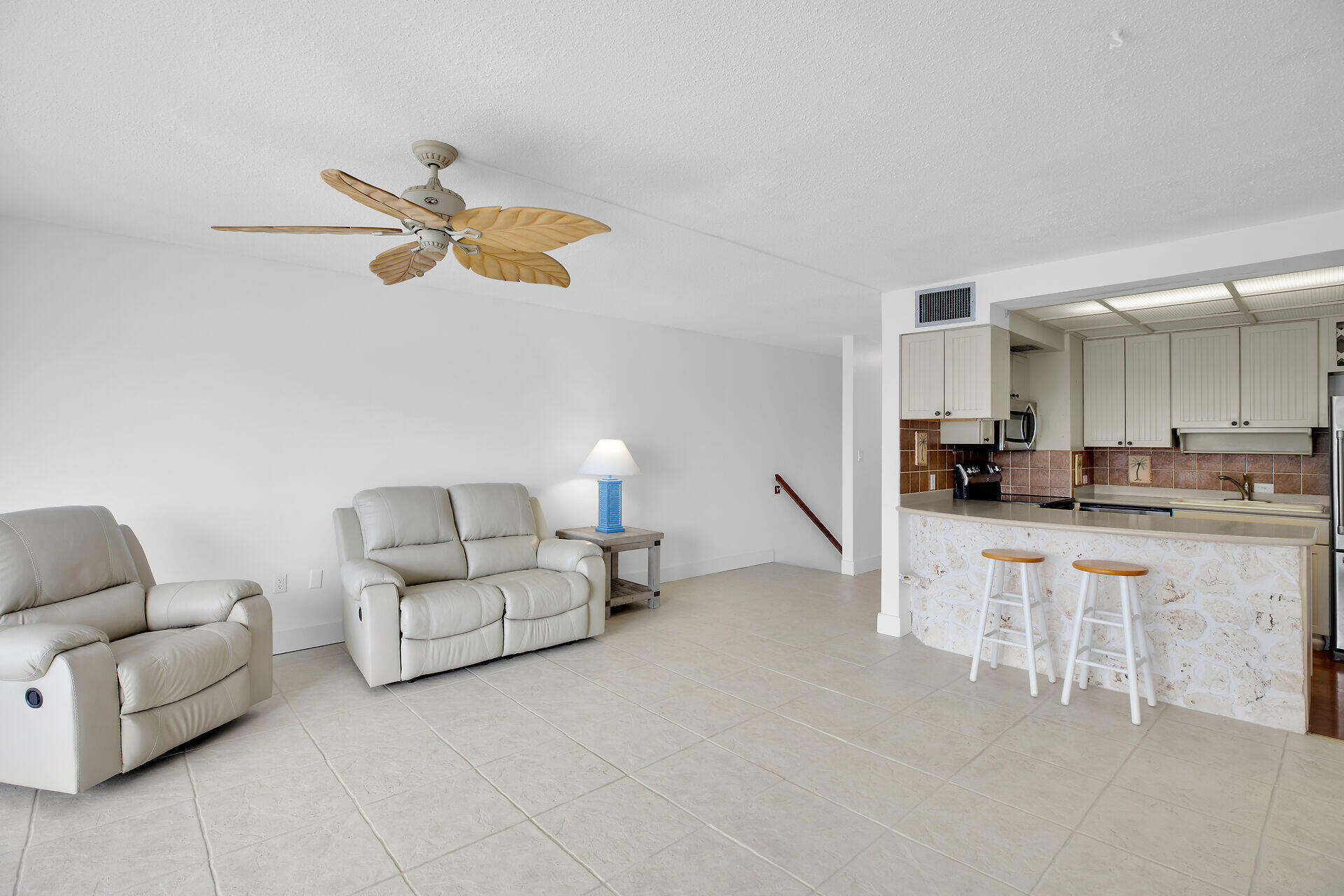 300 El Capitan Drive Unit: 2