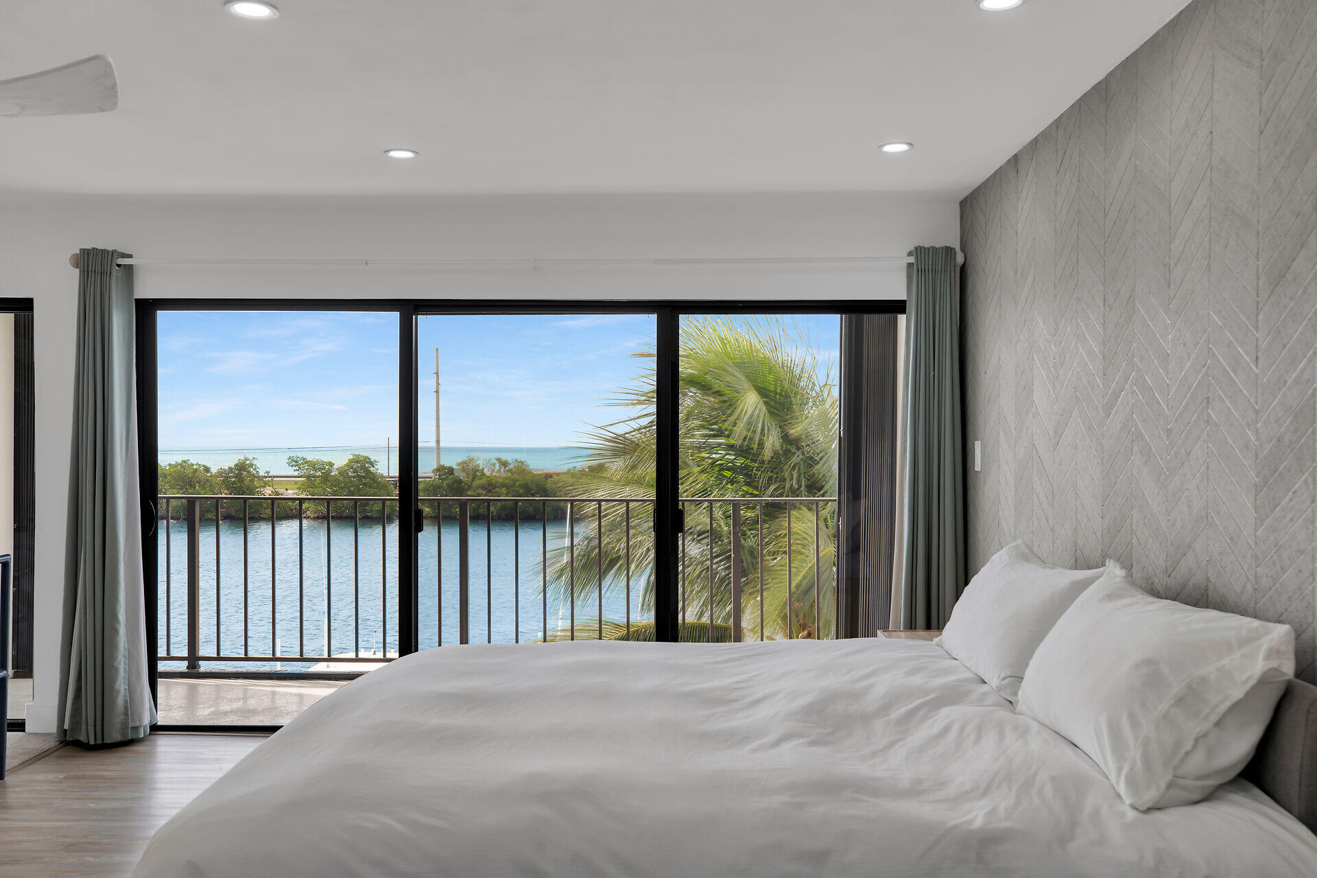 300 El Capitan Drive Unit: 2