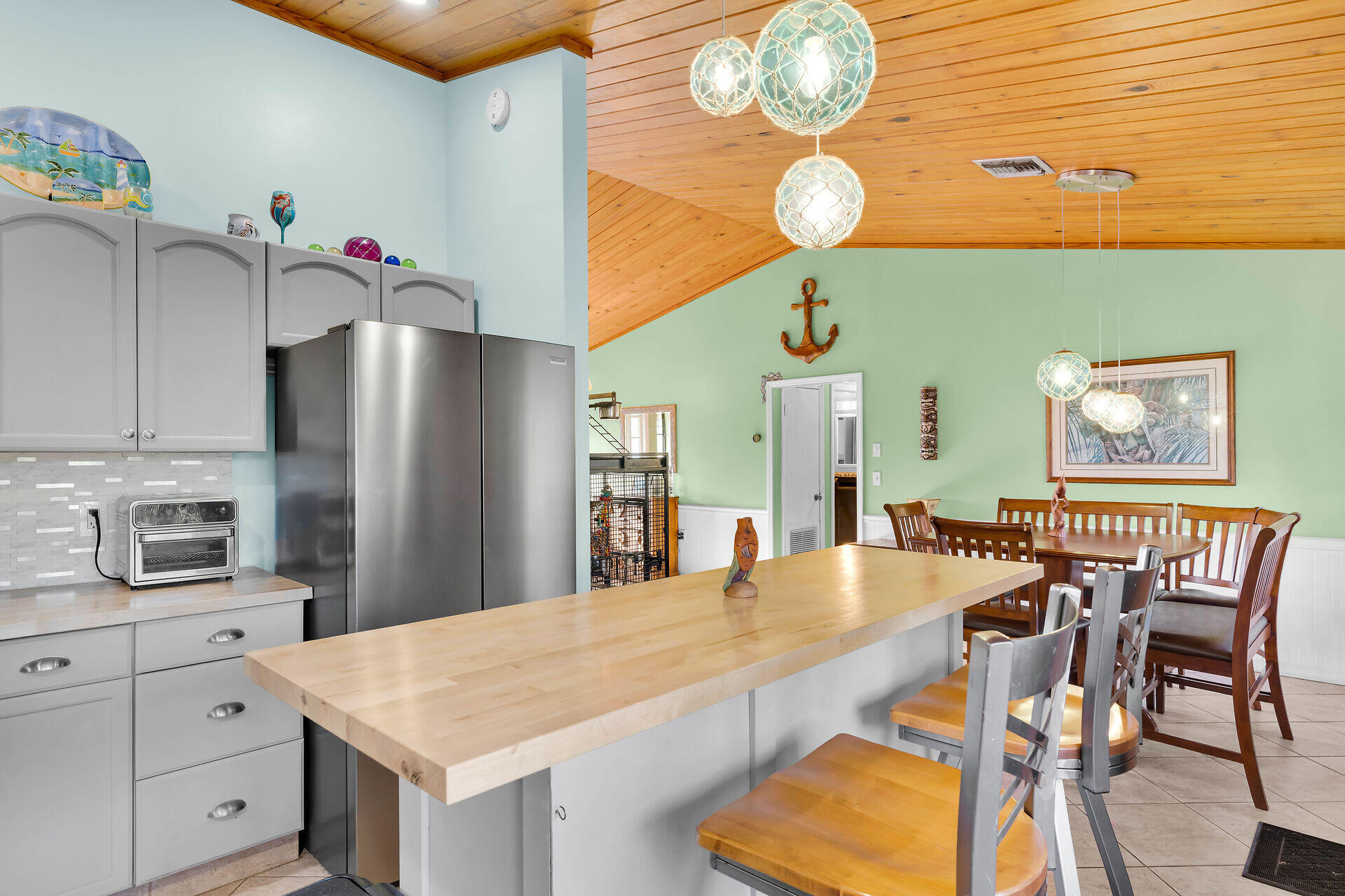 422 Calle Limon