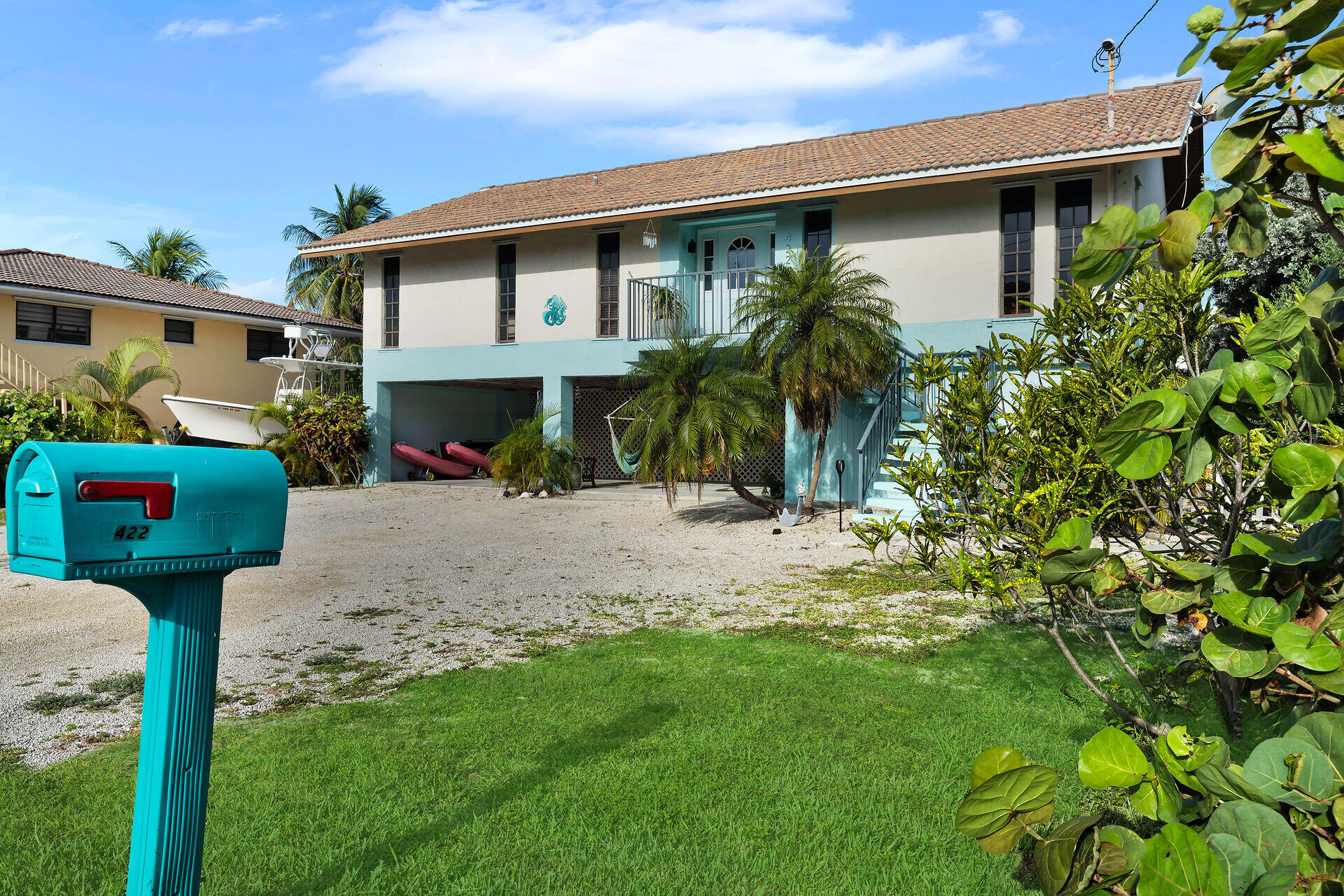 422 Calle Limon
