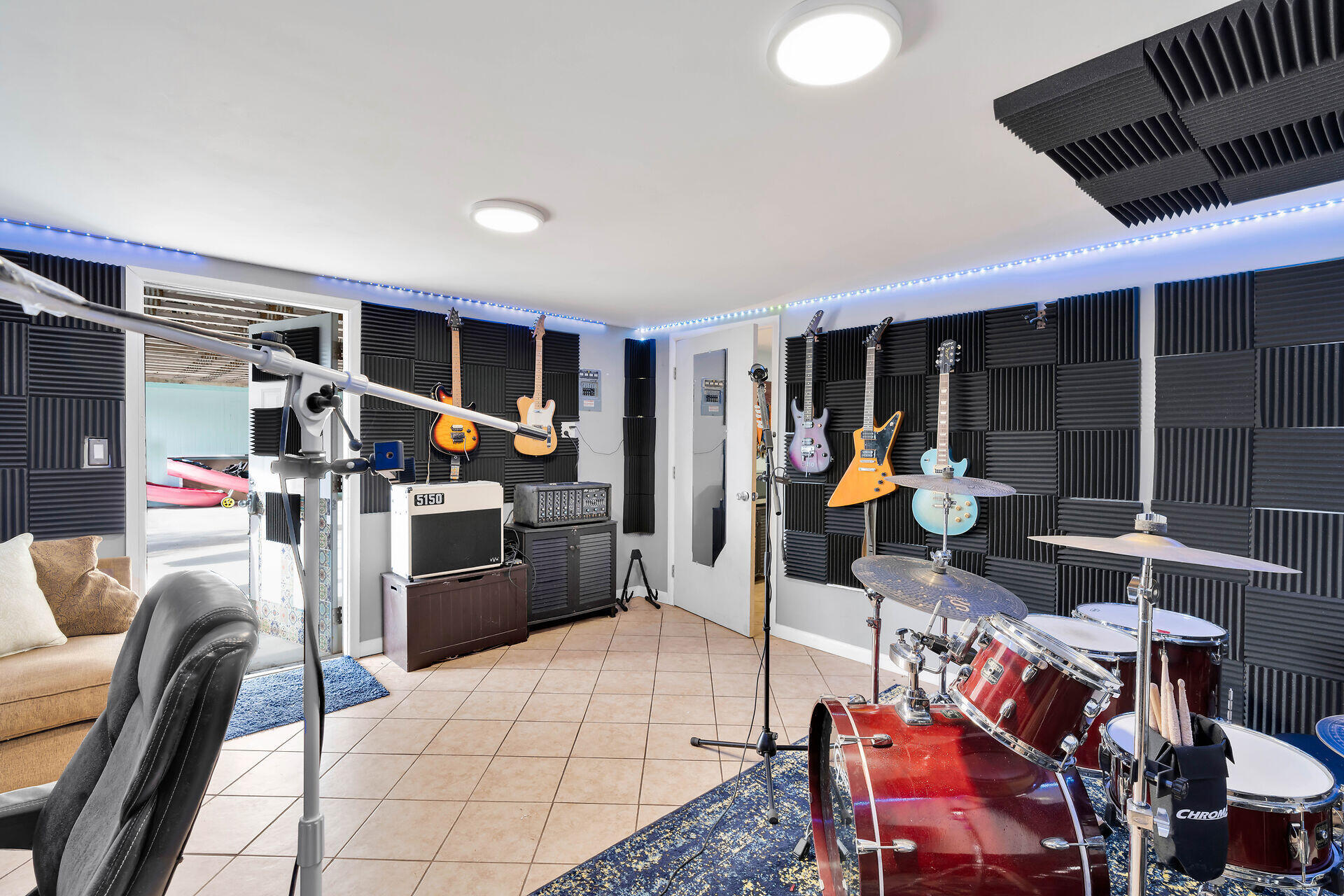 422 Calle Limon