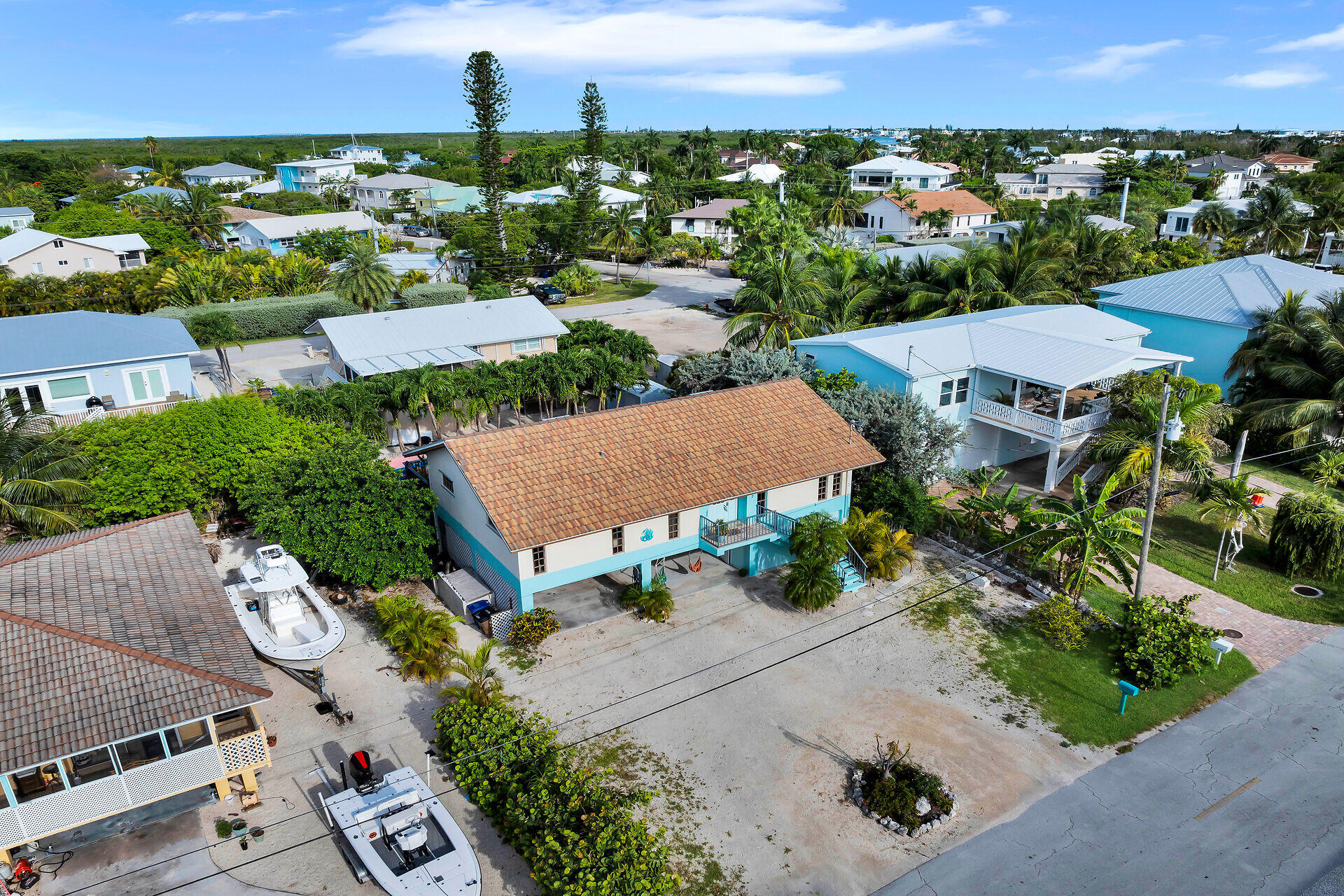 422 Calle Limon