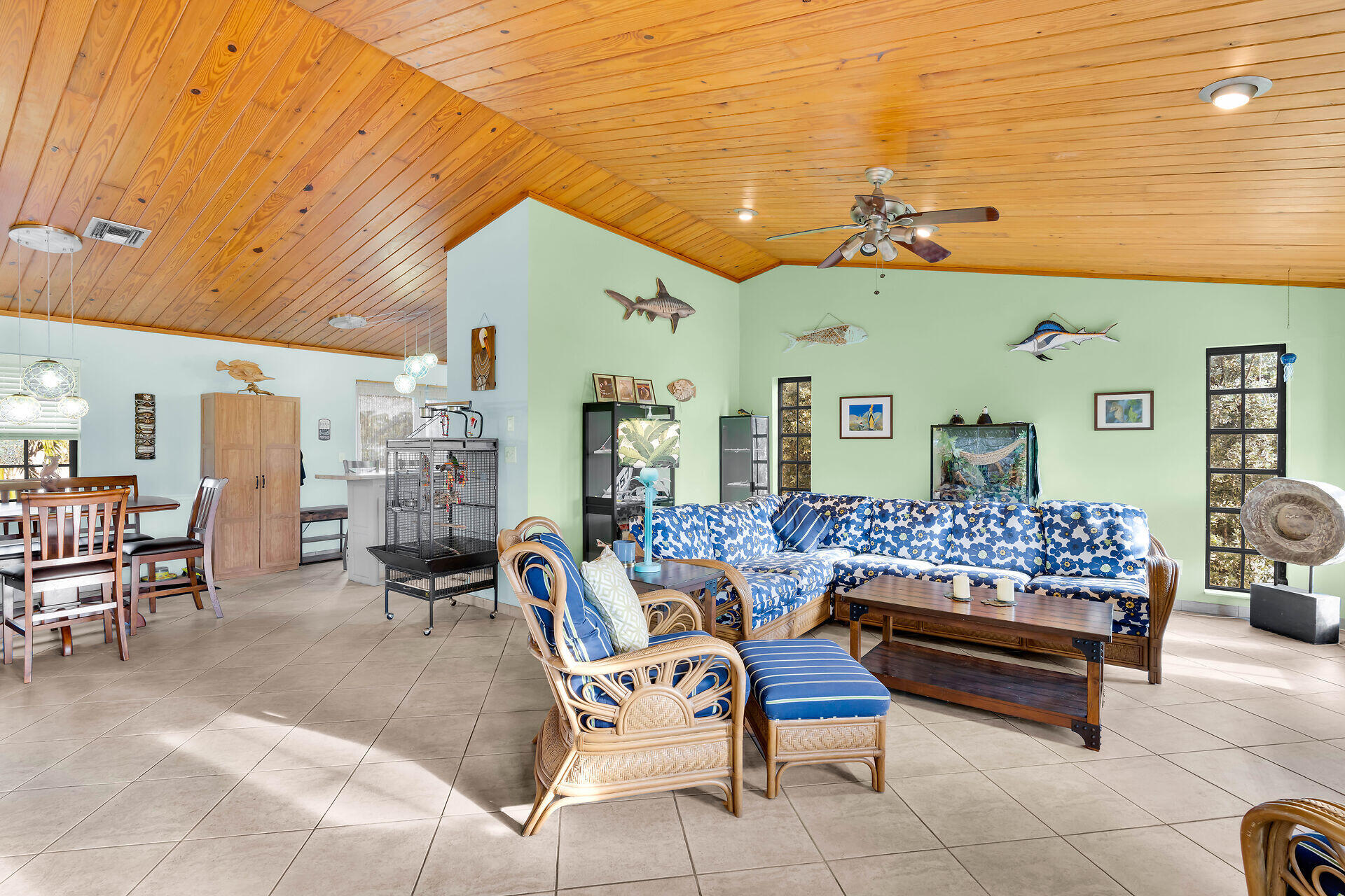 422 Calle Limon