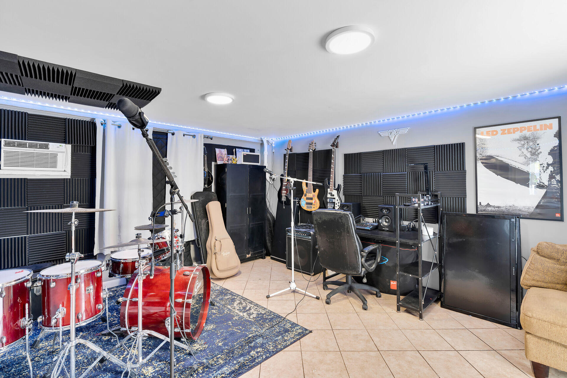 422 Calle Limon