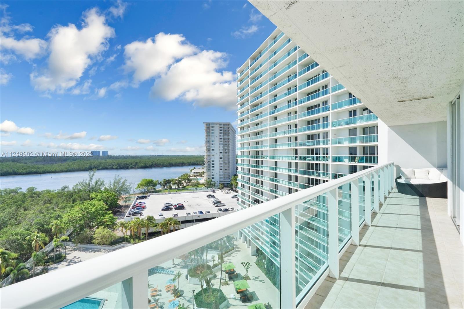 100 Bayview Dr Unit: 1119/1120