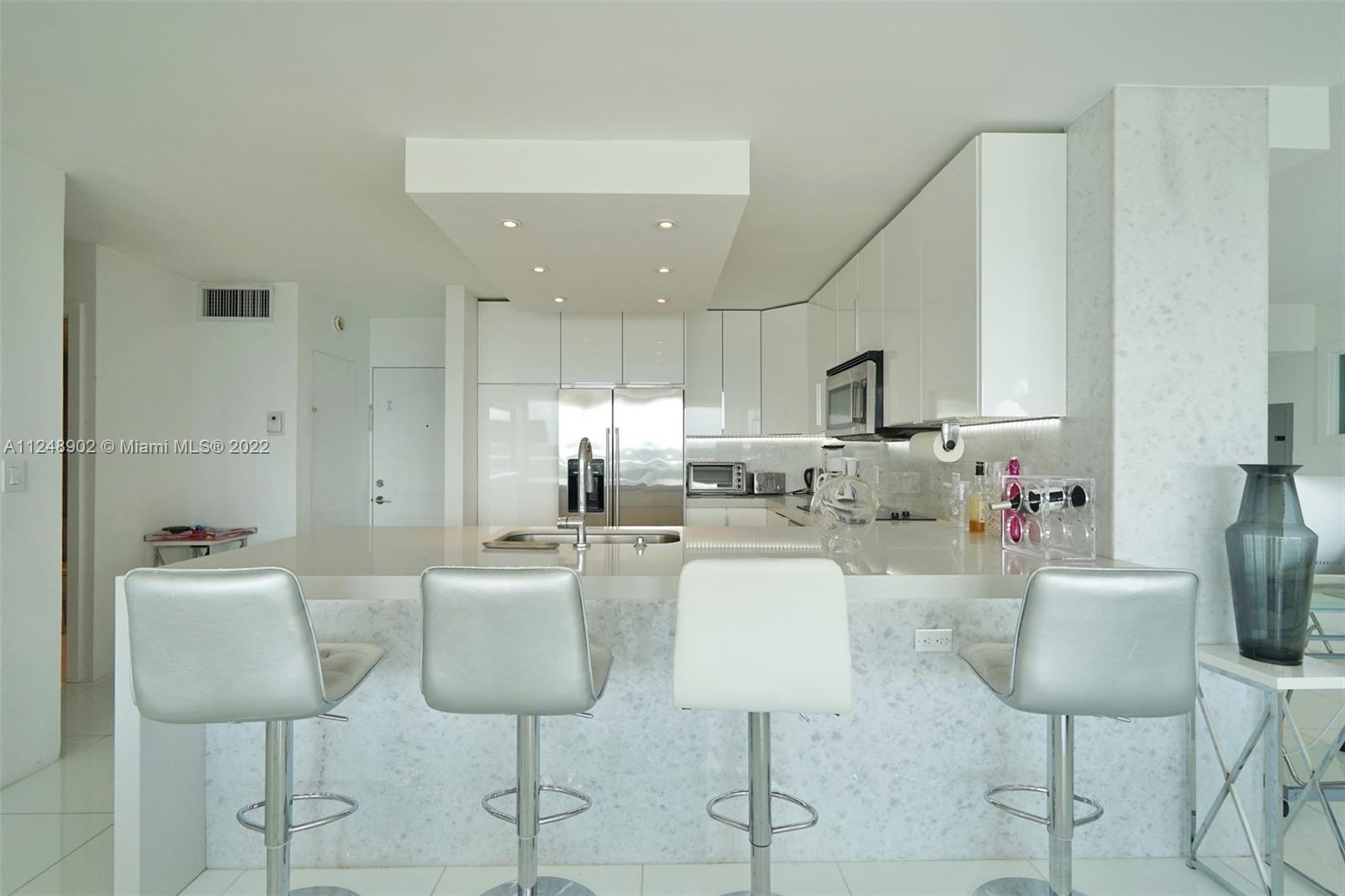 100 Bayview Dr Unit: 1119/1120