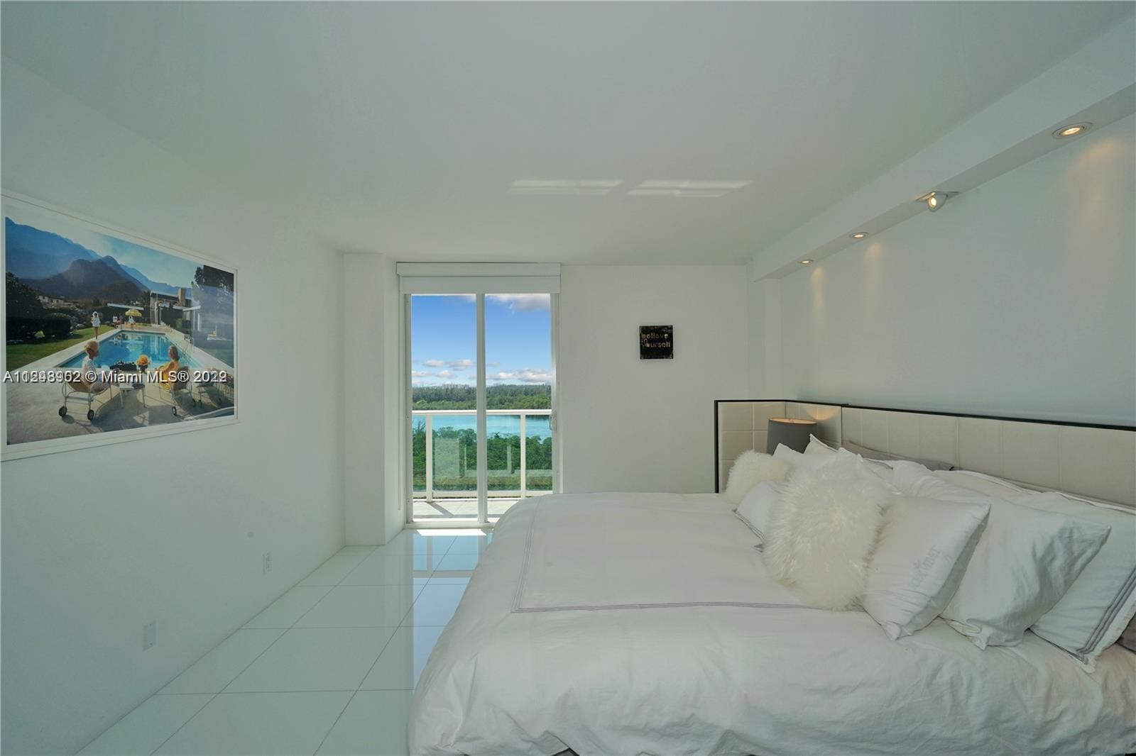 100 Bayview Dr Unit: 1119/1120