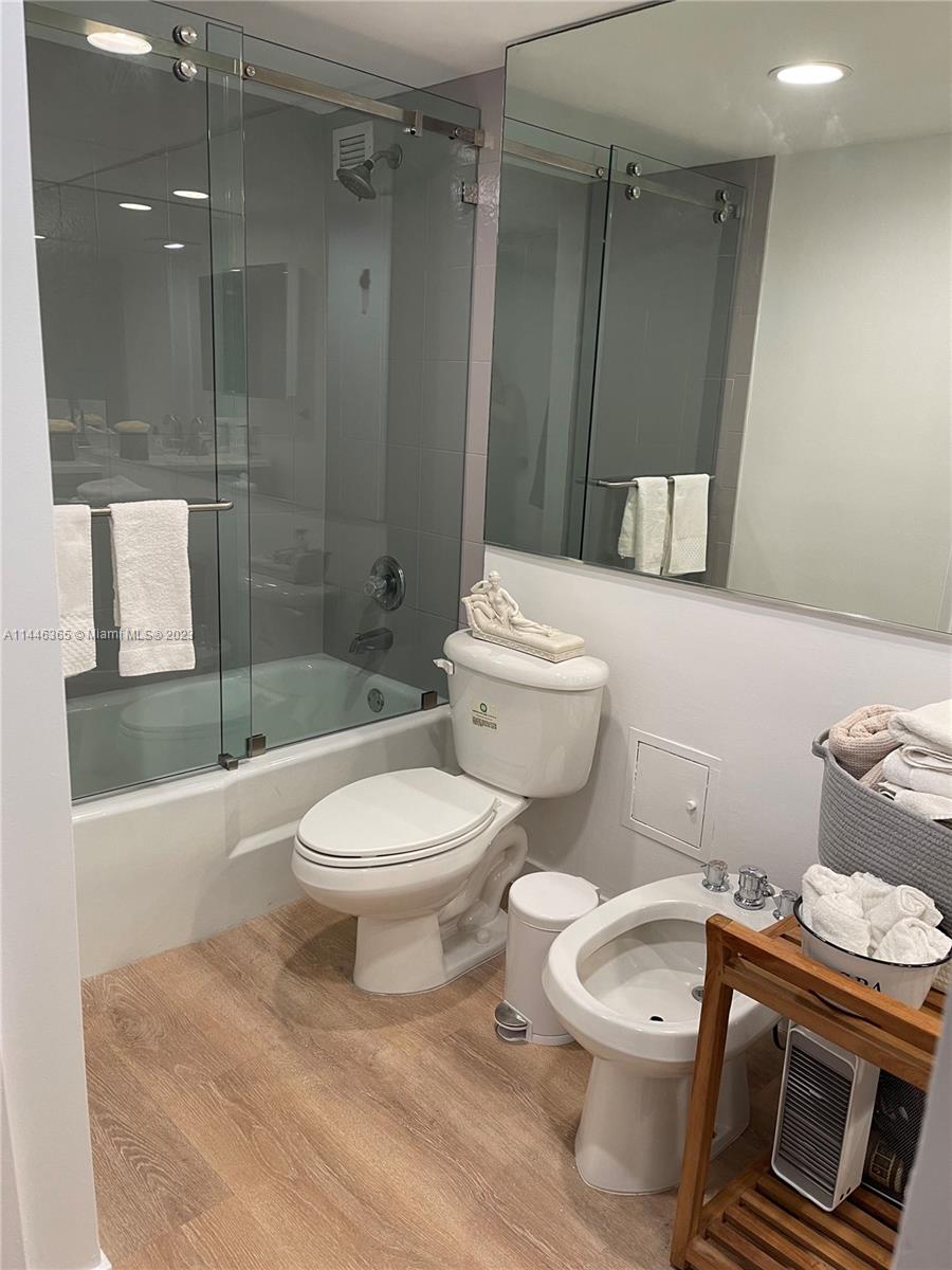 5600 Collins Ave Unit: 5N