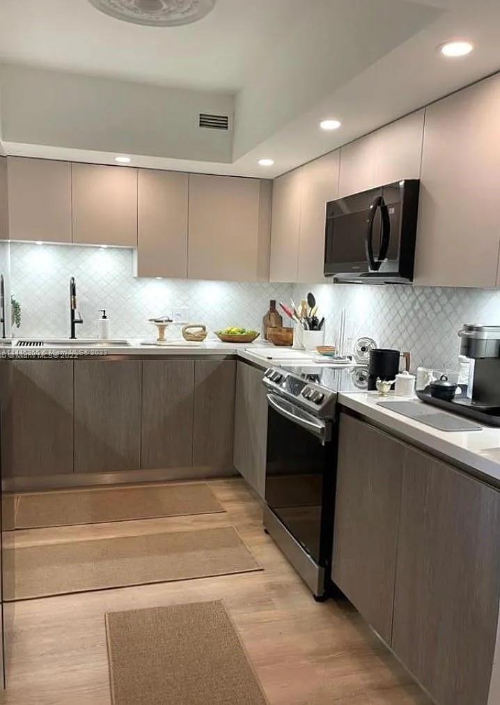 5600 Collins Ave Unit: 5N