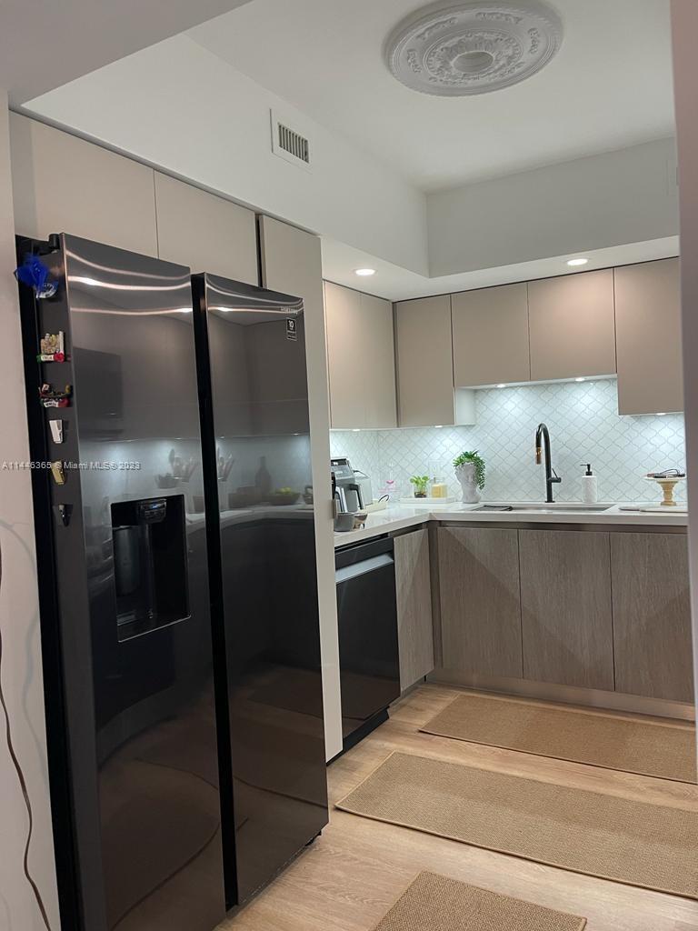 5600 Collins Ave Unit: 5N